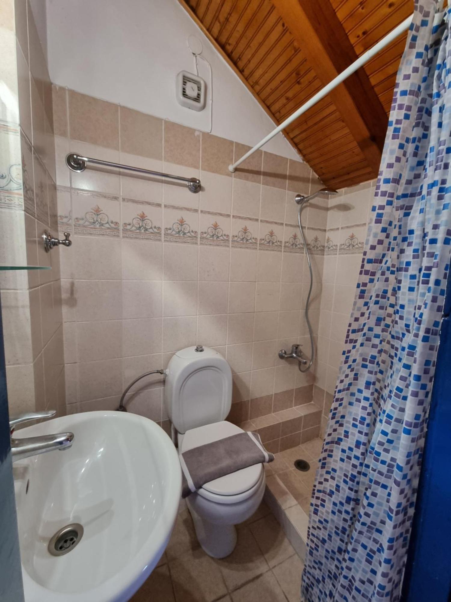 Kalavrita Krinides Apartment And Attics Buitenkant foto